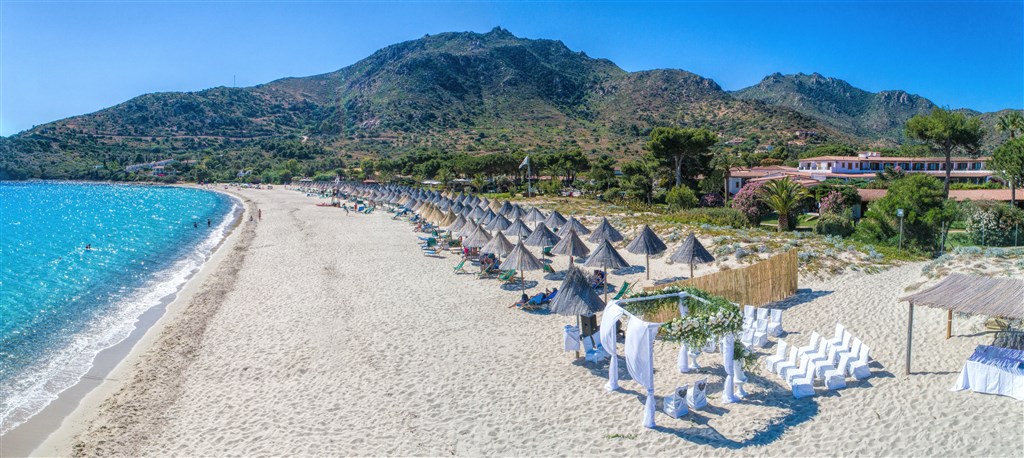 Svatební obřad na pláži, Villasimius, Sardinie