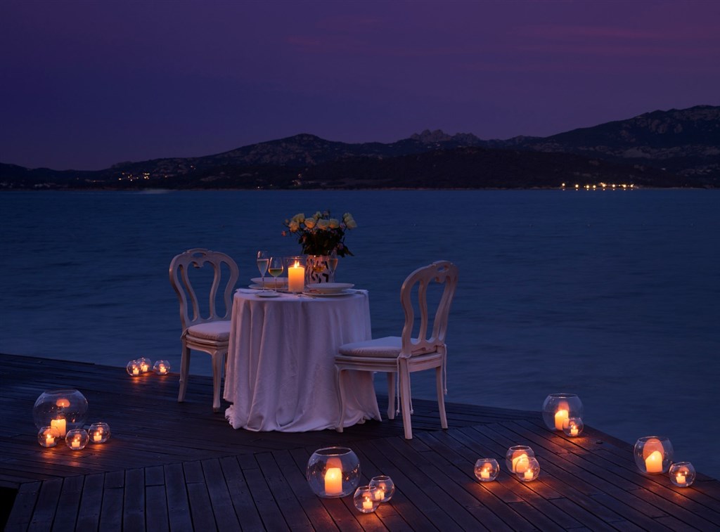 Romantická večeře, Cannigione, Sardinie
(foto By Antonio Saba)