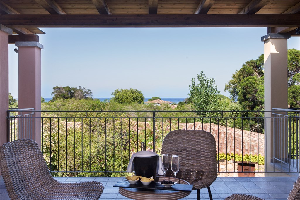 Pokoj PRESTIGE s terasou s výhledem na moře, Marina di Cardedu, Sardinie