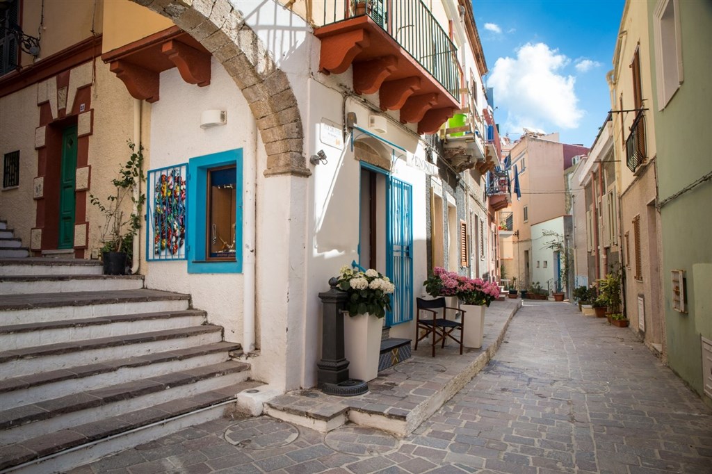 Kouzelné uličky, Carloforte, Sardinie