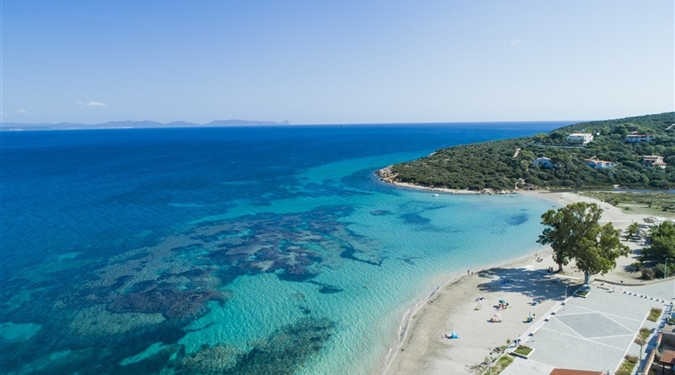 Pohled na pláž v Maladroxii (fonte: Lu hotels)