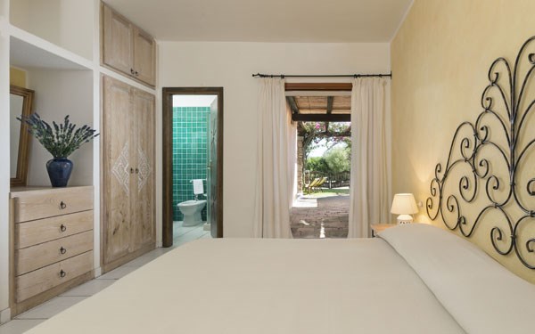 VILA C ložnice s manželským lůžkem, Cannigione, Sardinie