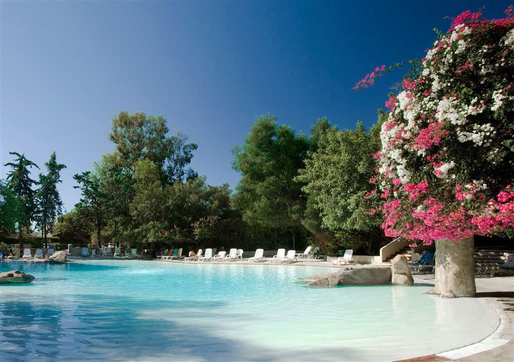 Bazén s pozvolným vstupem, Arbatax, Sardinie