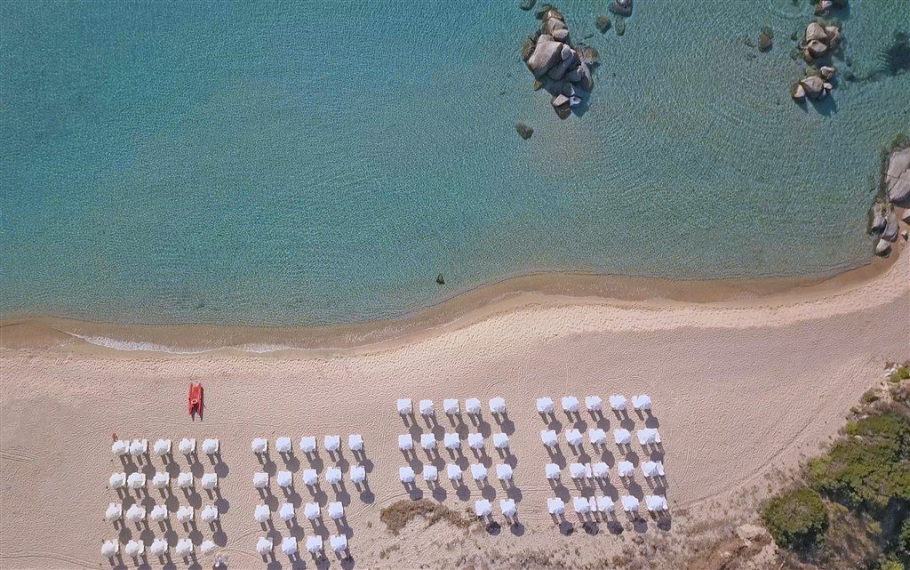 Hotelová pláž Orri, doprava člunem z pláže Sport, Arbatax, Sardinie