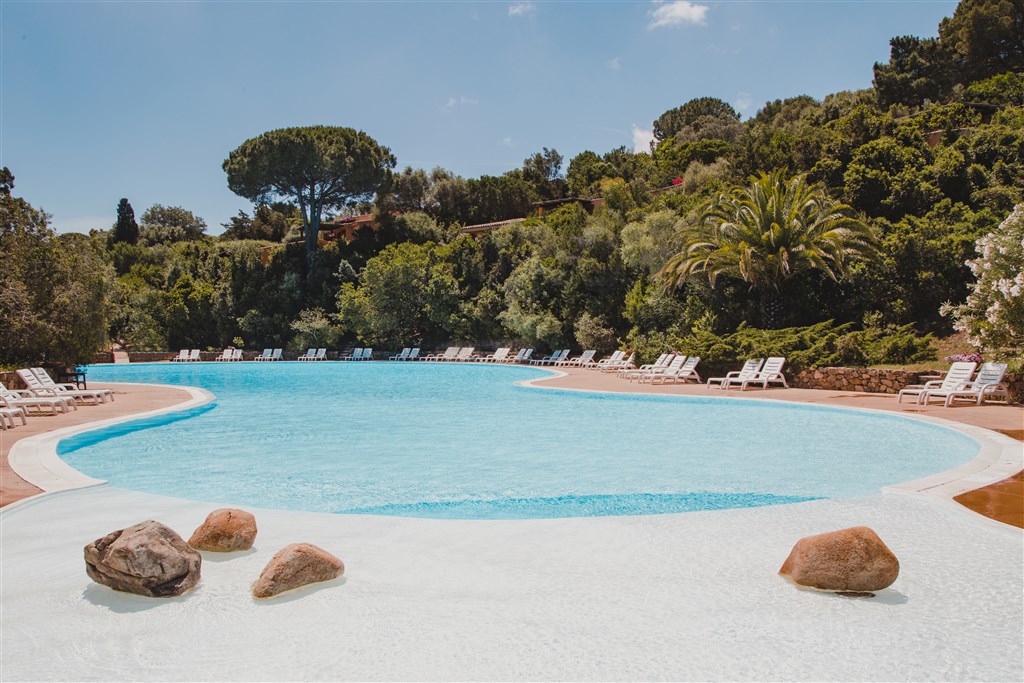 Bazén, Cala Capra, Sardinie