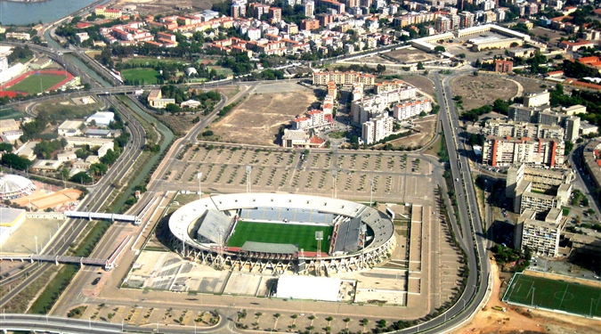 Cagliari - Stadion v Cagliari (fonte: archiv)