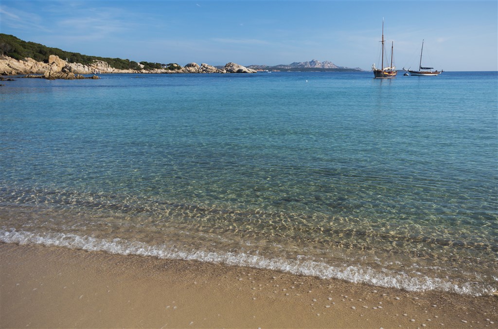 Pláž Baja Sardinia, Sardinie