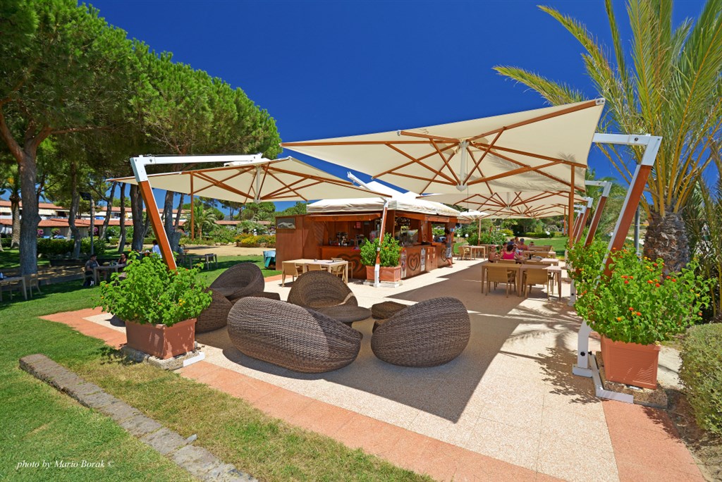 Bar na pláži, Villasimius, Sardinie