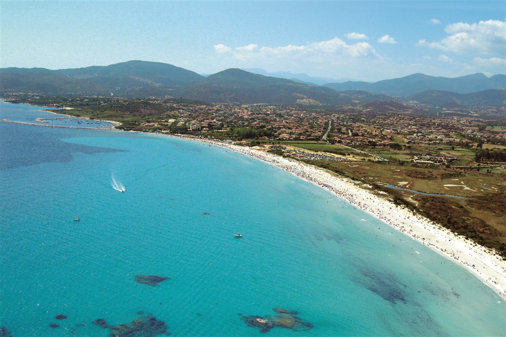 Pláž La Cinta, San Teodoro, Sardinie