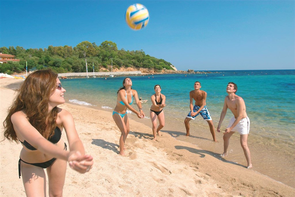 Hry na pláži, Arbatax, Sardinie