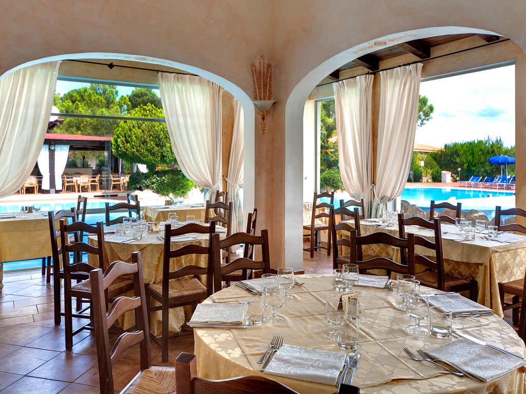 Restaurace, Golfo di Cugnana, Costa Smeralda, Sardinie