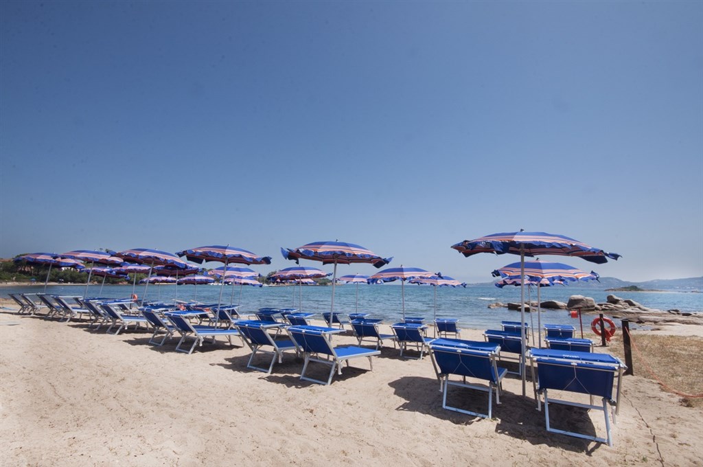 Hotelová pláž, Cannigione, Sardinie