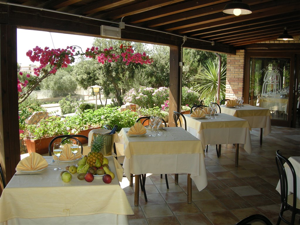 Hotelová restaurace, Villasimius, Sardinie