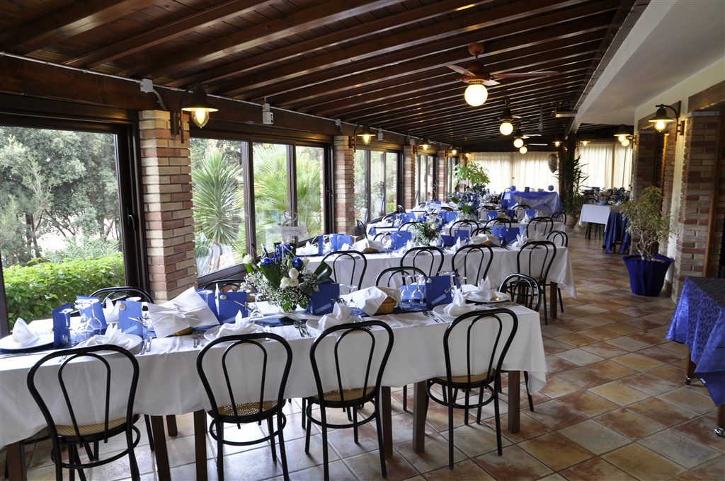 Restaurace, Villasimius, Sardinie