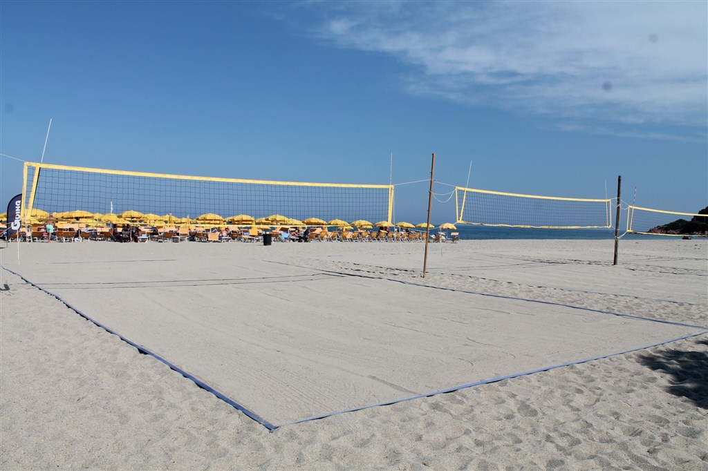 Hřiště na plážový volejbal, Marina di Cardedu, Sardinie