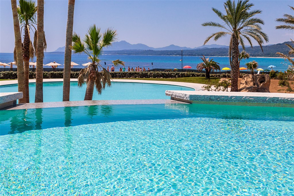 Nový bazén s mořskou vodou, Arbatax, Sardinie