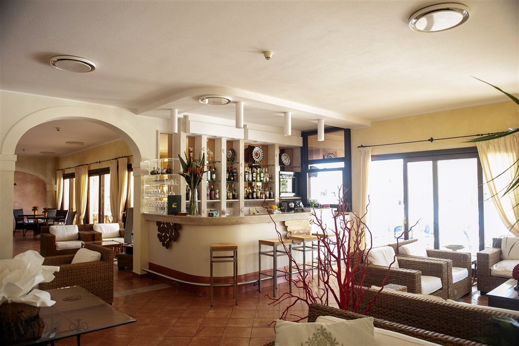 Bar & Lounge , Pula, Sardinie