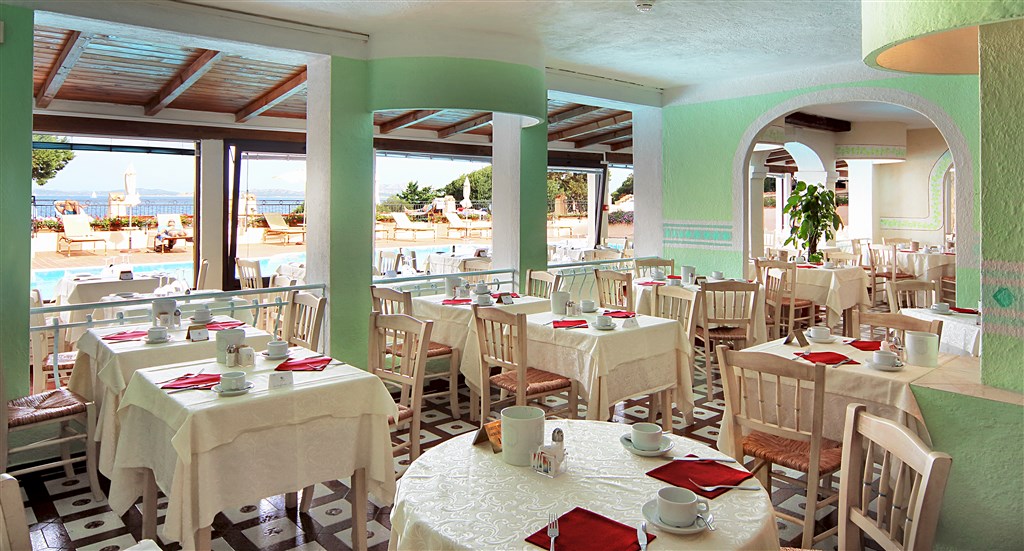 Restaurace SMERALDO, Baja Sardinia, Sardinie