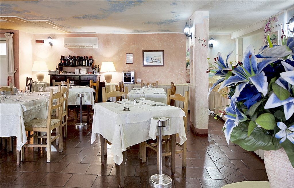 Restaurace Colonna, Golfo di Marinella, Sardinie