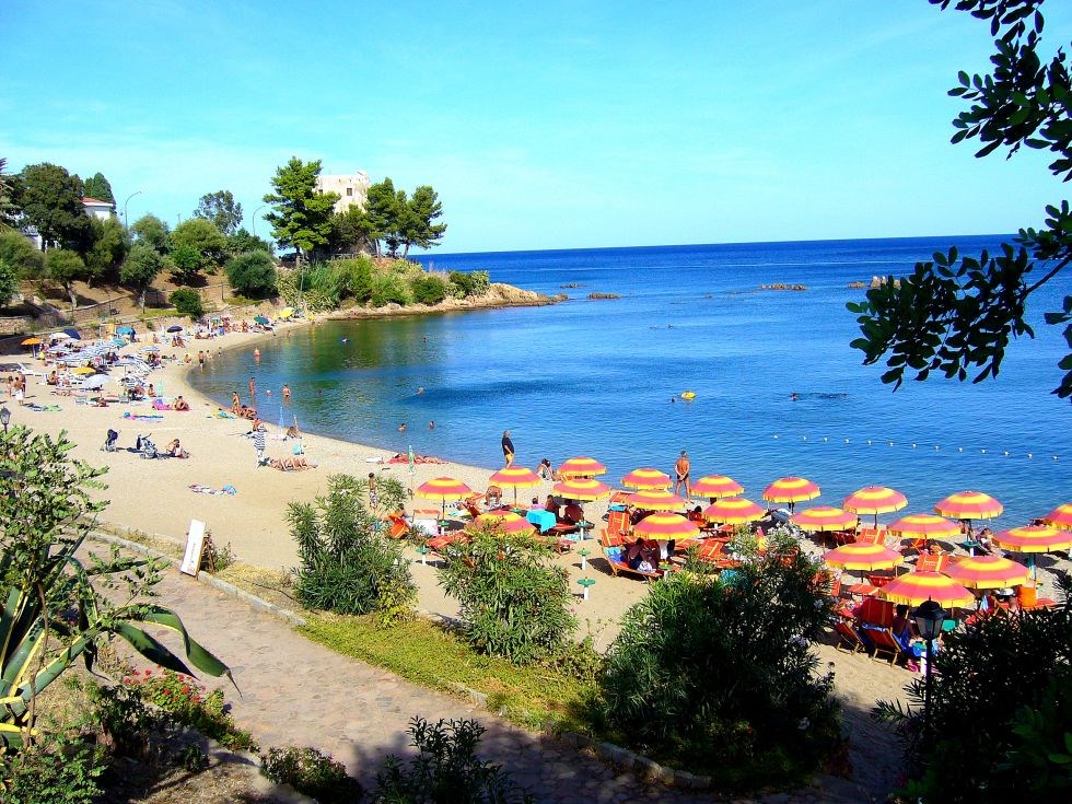 Nascar - Pláž, Santa Maria Navarrese, Sardinie