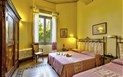 Hotel Villa Asfodeli - Ukázka varianty vícelůžkového pokoje s výhledem do zahrady, Tresnuraghes, Sardinie