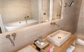 La Coluccia Hotel & Beach Club - SUITE, koupelna, Santa Teresa Gallura, Sardinie