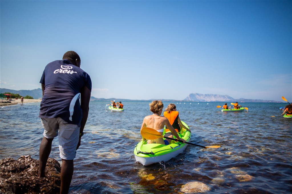 Vodní sporty - kanoe, San Teodoro, Sardinie, Itálie