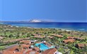 TH San Teodoro - Liscia Eldi Village - Pohled na hotel směrem k moři, San Teodoro, Sardinie, Itálie