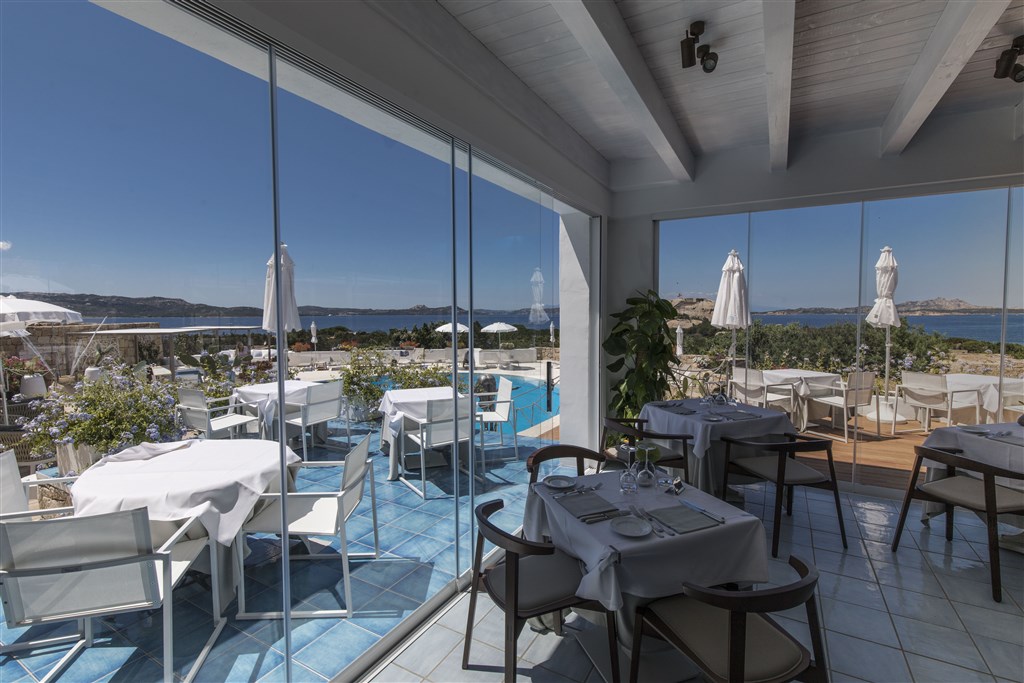 Restaurace, Baja Sardinia, Sardinie