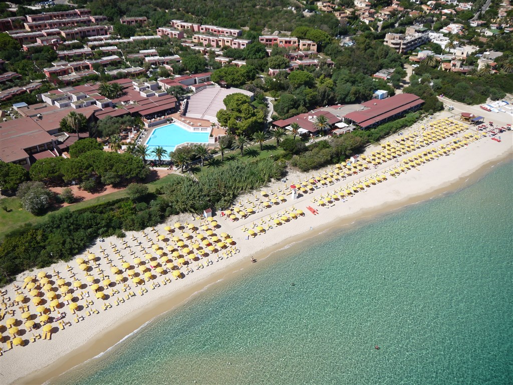Panoramatický pohled, Costa Rei, Sardinie, Itálie