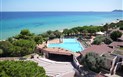 TH Costa Rei (ex Free Beach Club) - Amfiteátr a bazén, Costa Rei, Sardinie, Itálie