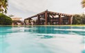Hotel Aquadulci - Bar u bazénu, Chia, Sardinie, Itálie