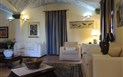 Hotel Su Lithu - Salonek u recepce, Bitti, Sardinie, Itálie