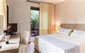 Hotel Aquadulci 65+ - Pokoj SUPERIOR GARDEN směrem do zahrady,  Chia, Sardinie, Itálie