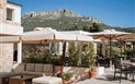 Lanthia Resort - Bar na terase, Santa Maria Navarrese, Sardinie