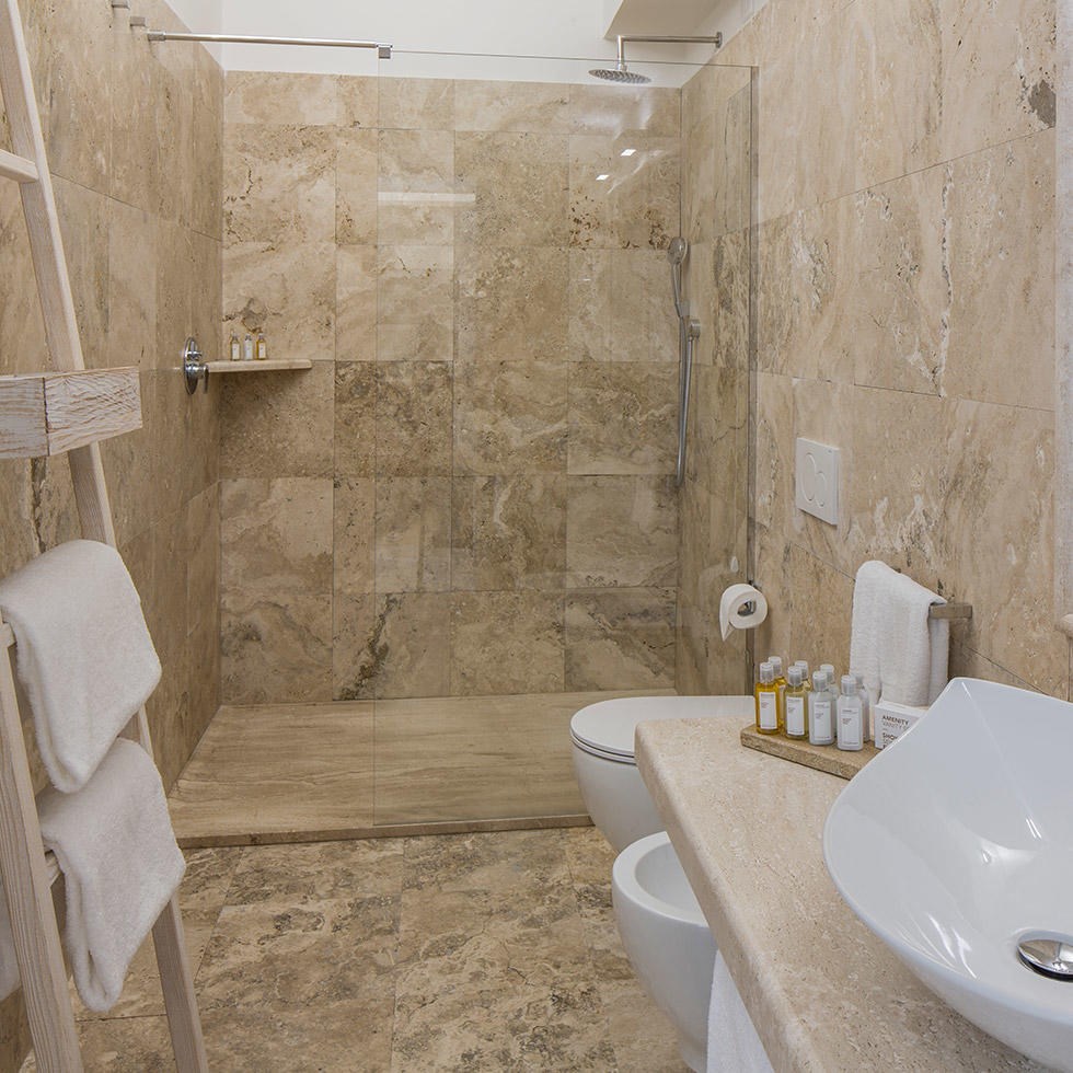 Interiér pokojů, koupelna, Villasimius, Sardinie