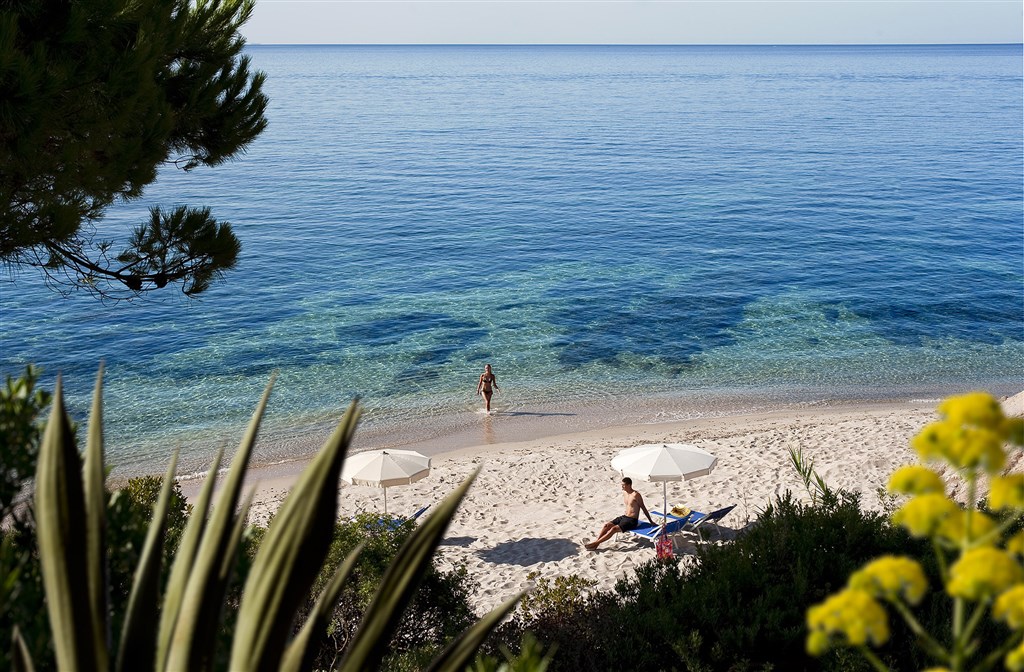 Soukromá hotelová pláž, Santa Margherita di Pula, Sardinie