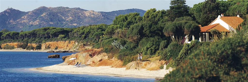 Soukromá hotelová pláž, Santa Margherita di Pula, Sardinie