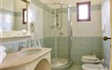 Club Esse Posada - Koupelna pokoje Standard, Palau, Sardinie
