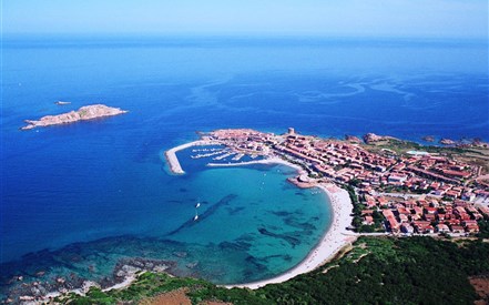 Isola Rossa - Pohled na město Isola Rossa (fonte: prima immobiliare)