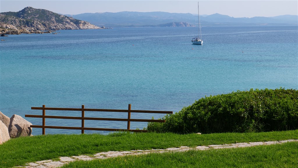 Pohled na moře, Santa Teresa di Gallura, Sardinie