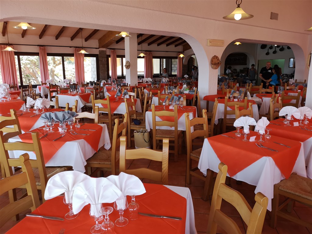 Hotelová restaurace, Santa Teresa di Gallura, Sardinie