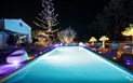 Eliantos Boutique Hotel & Spa - Noční atmosféra bazénu EXECUTIVE, Santa Margherita di Pula, Sardinie