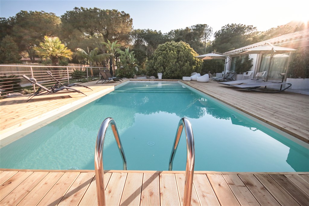 Bazén pokojů EXECUTIVE, Santa Margherita di Pula, Sardinie