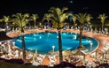Pullman Almar Timi Ama Resort & Spa - Večerní pohled na bazén, Villasimius, Sardinie