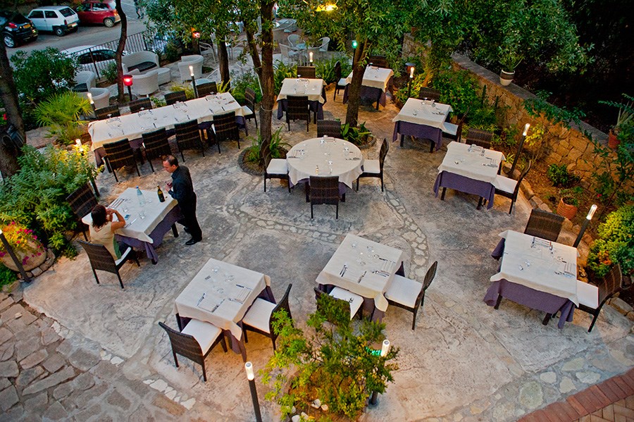 Nascar - Restaurace, Santa Maria Navarrese, Sardinie