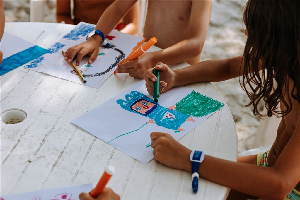 Mini club, Cala Liberotto, Sardinie