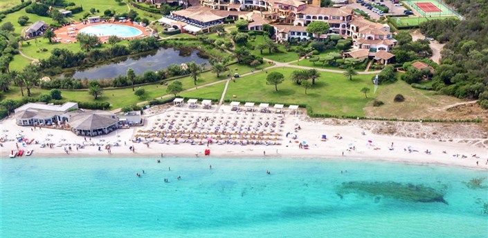 Hotel Abi d'Oru - Letecký pohled na celý resort, Golfo di Marinella, Sardinie