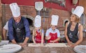 Forte Village Resort - Il Borgo - Rodinné lekce přípravy pizzy, Santa Margherita di Pula, Sardinie
