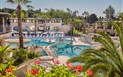 Forte Village Resort - Il Borgo - Jiný pohled na bazén Oasis, Santa Margherita di Pula, Sardinie